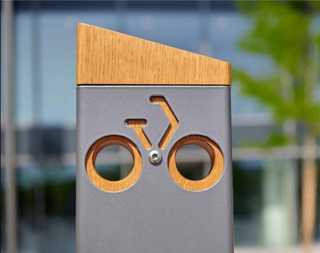 Détail d’un appui vélos Silaos avec pictogramme vélo découpé.