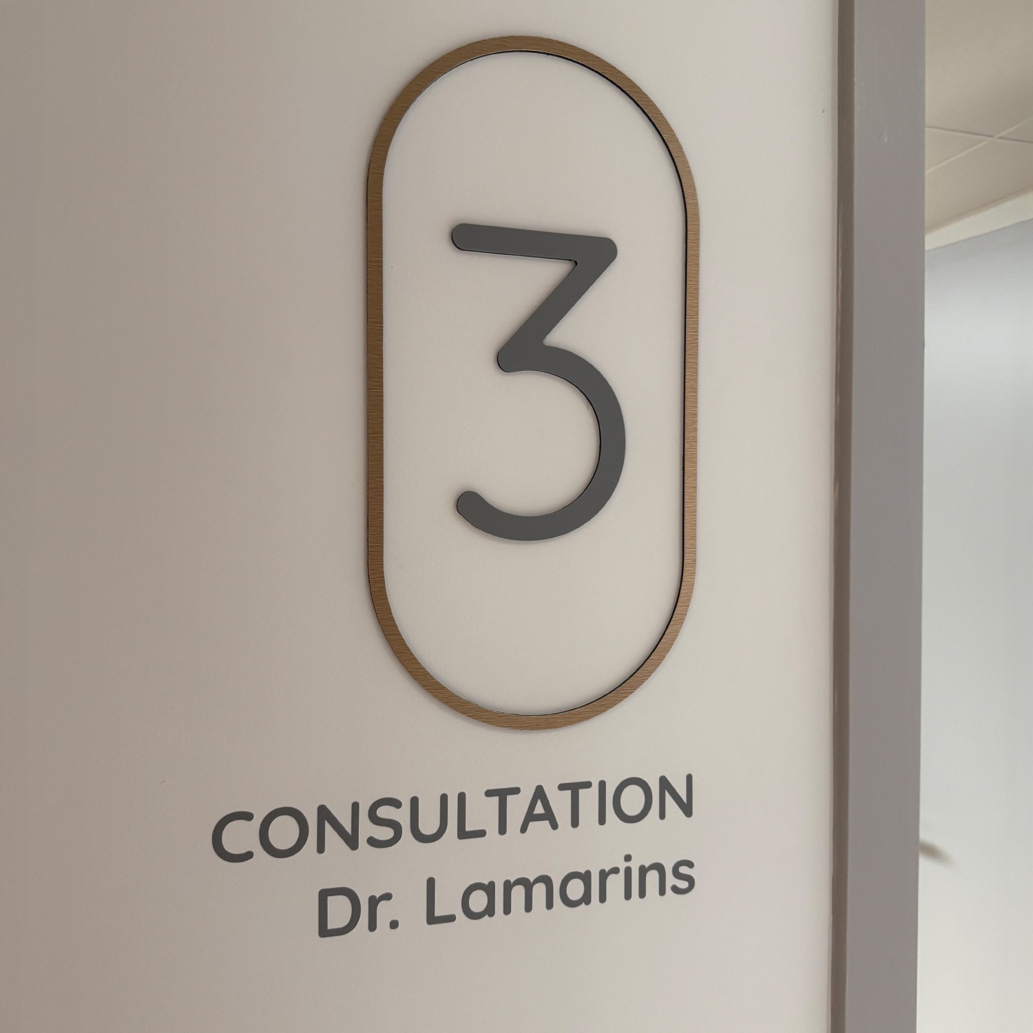 Plaque de consultation centre de santé de Langueux